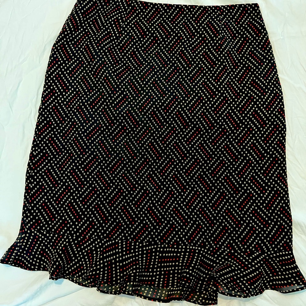 Lovely AnnTaylor Factory skirt with ruffled hem.